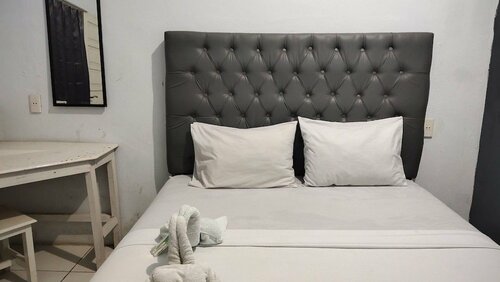 Roemah GH, Book Hotel Hoteller i Medan med parkering, Parkering