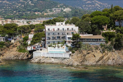 Hotel La Calanque, Забронировать Отель Кавалер-сюр-Мер Сен-Тропе залива
