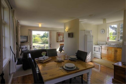 Ohariu Farm Cottage, Rezervasyon Çiftlik Konaklaması Auckland Region Otoparklı Oteller, Otopark