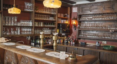 Alte Weinstube Burg Eltz, Забронировать Отель Отели и гостиницы Трайс-Карден, Отель