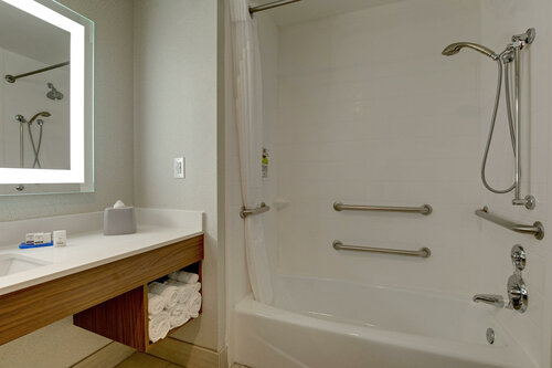 Holiday Inn Express Nashville-Opryland by IHG, Забронировать Отель Отели Юга Нашвилл с бассейном, Бассейн