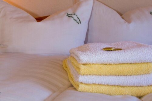 Pension Zum-Ratsherrn, Book Hotel Reinhardsbrunn Gotha