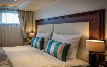 Select Ms Serenity - Neuss