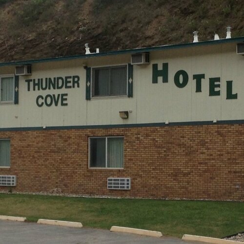 The Thunder Cove Hotel, Забронировать Отель Отели Black Hills National Forest с парковкой, Парковка