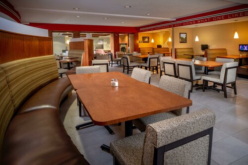 Holiday Inn Hotel & Suites Beckley, an IHG Hotel, Buchen Sie Hotel Beckley West Virginia