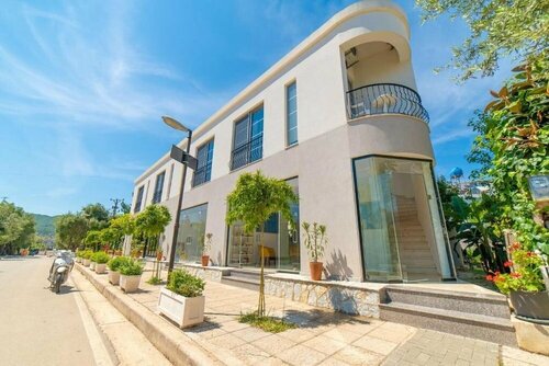 Hotel Nebo, Book Hotel Vlorë County hoteller med pool, Swimmingpool