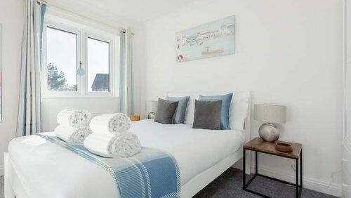 Fantasea, Book Hotel Hoteller i Poole med parkering, Parkering
