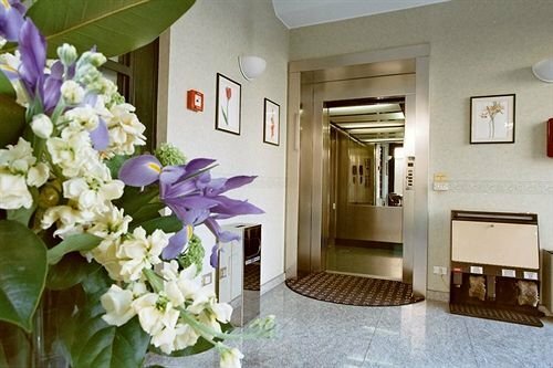 Residence Cimarosa, Забронировать Отель Фьера Милано Сити Милан, рядом с Универмаг La Rinascente