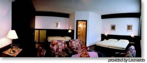 Goldener Hirsch, Rezerwuj Hotel Reutte Tyrol