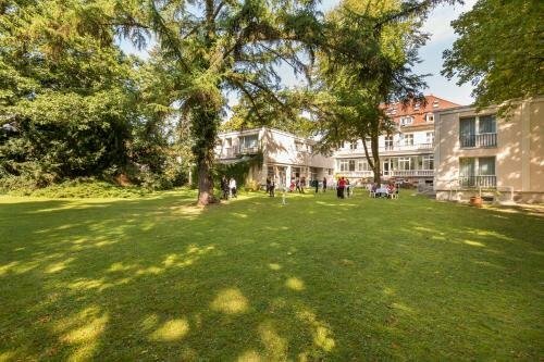 Europäische Akademie Berlin, Забронировать Отель Шарлоттенбург-Вильмерсдорф Берлин, рядом с Institute for Advanced Study Berlin