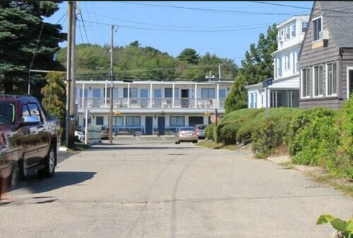 Seagrass Inn, Забронировать Отель Отели Олд-Орчард-Бич с парковкой, рядом с Old Orchard Beach Historical Society Museum, Парковка