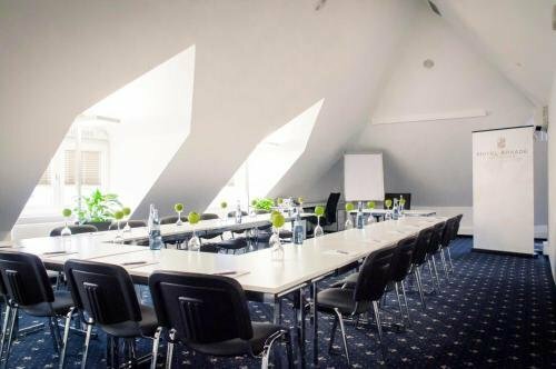 Arkade Hotel am Theater, Varaa Hotelli Heilbronn 
