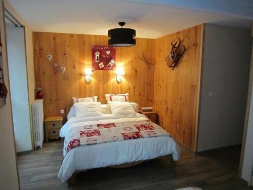 Le Patio De Luchon, Rezervasyon Bed and Breakfast Bagneres-de-Luchon 