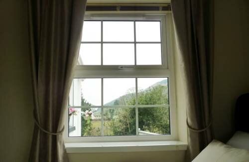 Seaview Guesthouse, Забронировать Отель Отели Ростревор 4 звезды, 4*