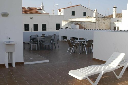 Hostel & Gym Relise - Albergue Juvenil, Book Hostel Hotels in Sant Lluis with Parking, Parking