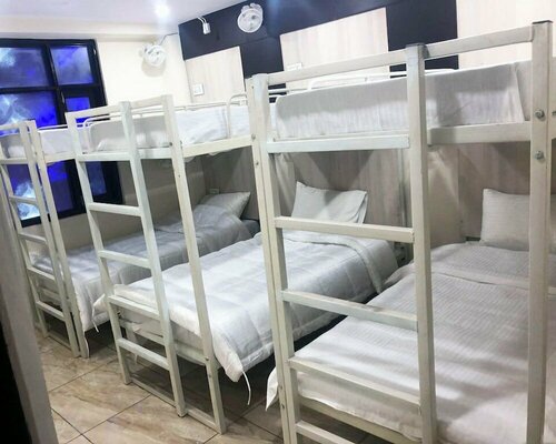 Himalayan Hostel, Забронировать Хостел Отели Нью-Дели с парковкой, Парковка