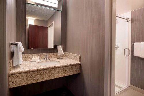 Sonesta Select Tempe Downtown, Забронировать Отель Пруд в Темпе Phoenix Metropolitan Area, рядом с Стадион Sun Devil