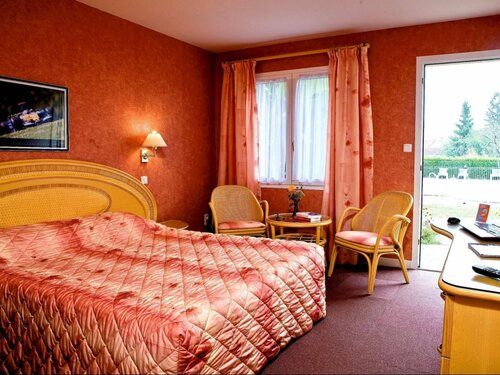Hôtel du Pont Neuf, Забронировать Отель Ле-Вёрдр 