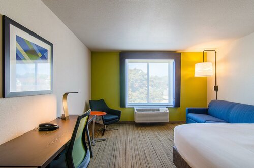 Holiday Inn Express & Suites Atchison, Rezervați Hotel Hoteluri în Atchison cu mic dejun, Mic dejun