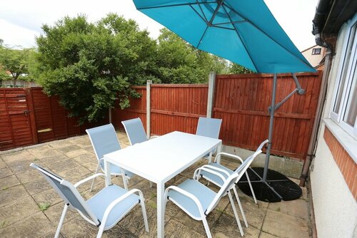 Beautiful 3 Beds House - Thamesmead, Забронировать Дом для отпуска Коттеджи Большого Лондона, Коттедж