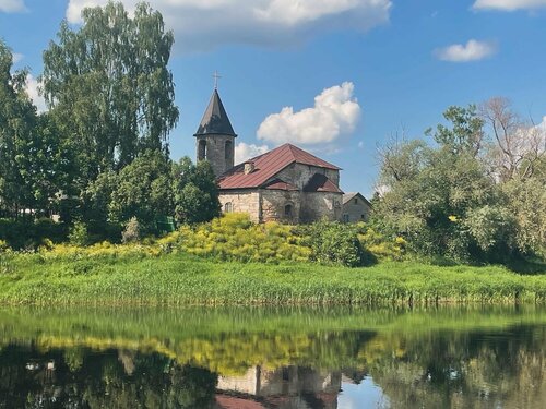 Shelon, Boek Hotel Porkhov 