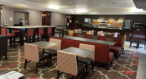 Country Inn & Suites by Radisson, Garden City, KS, Забронировать Отель Гарден-Сити Канзас