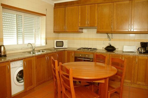 Hotel Restaurante Dom Lourenco, Book Hotel Lourinha Oeste