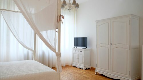 B&B I 10 Mondi, Забронировать Отель «постель и завтрак» Отели Лорентеджо с парковкой, Парковка