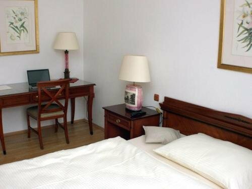 Hotel U Dobrého Lva, Забронировать Отель Френштат-под-Радгоштем Beskids
