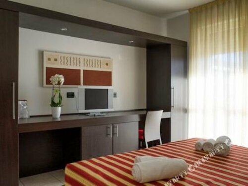 Hotel Davide, Забронировать Отель Отели Риволи с парковкой, Парковка