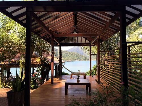 Bhuvarin Resort, Забронировать Курортный отель Ко Чанг Чанг, рядом с Bang Bao Pier