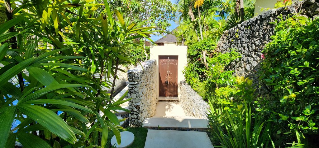 Escape to Paradise, Deluxe Fractional 2BR Garden Pool Villa Private Beach Near Uluwatu
