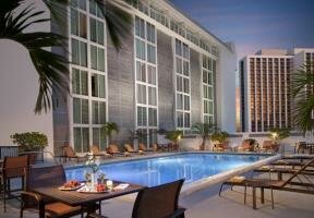 Courtyard Miami Downtown Brickell Area, Забронировать Отель Отели Брикелл с парковкой, Парковка