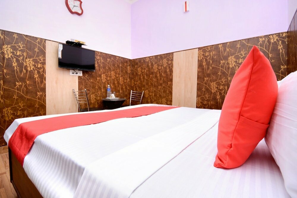 OYO 28097 Hotel Park View