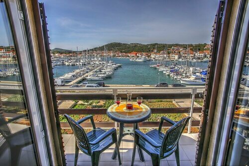 Ik - A1, Κράτηση Ξενοδοχείο Jezera Murter Island