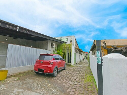 SPOT ON 91270 Hotel Arimbi, Prenota Hotel Cilacap Central Java