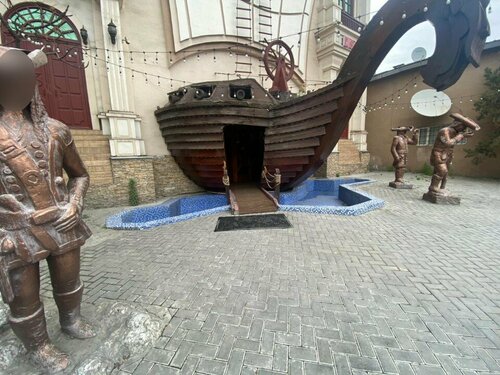 Pirate Hotel, Забронировать Отель Алматы Казахстан