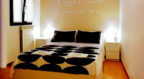 Bed And Breakfast Charming House, Забронировать Отель «постель и завтрак» Отели в центре Барлетты, в центре