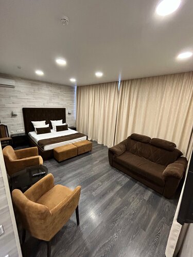 Red Fox na Vzlotnoy 2e Hotel, Boek Hotel Industrial area Barnaoel