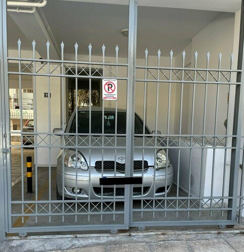 Ageliki's Athens Centre 2BDRM & Parking, Забронировать Апартаменты/квартира Отели Афин с парковкой, Парковка