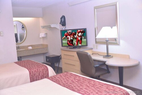 Red Roof Inn Baton Rouge, Забронировать Отель Батон-Руж Луизиана