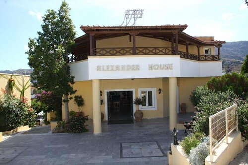 Alexander House Hotel, Забронировать Отель Отели Агия-Пелагия с питанием, рядом с Пляж Кладиссос, Пансион