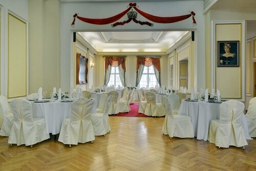 Hotel Dwór Polski, Réserver Hôtel Hôtels 4 étoiles à Basse-Silésie, 4*