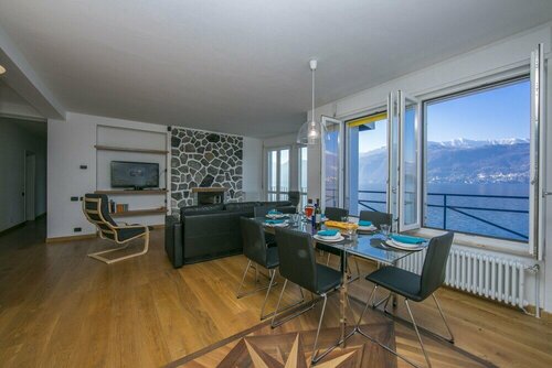 La Perla Del Lago Di Como, Забронировать Отель Отели Варенна с парковкой, Парковка