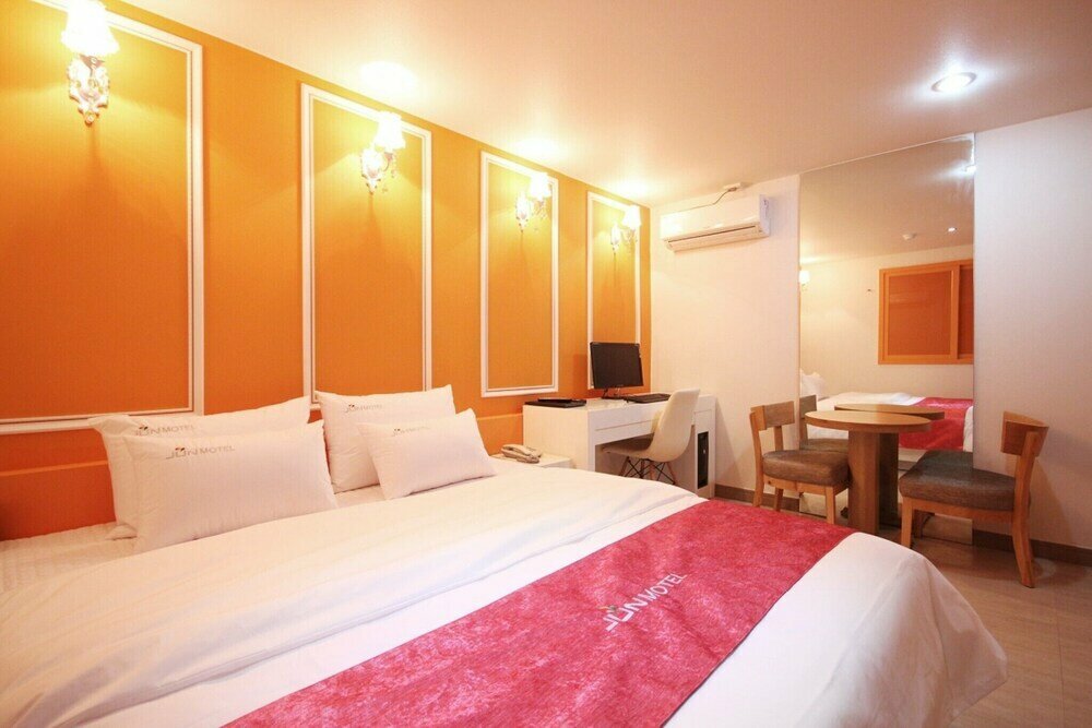 Jun Motel