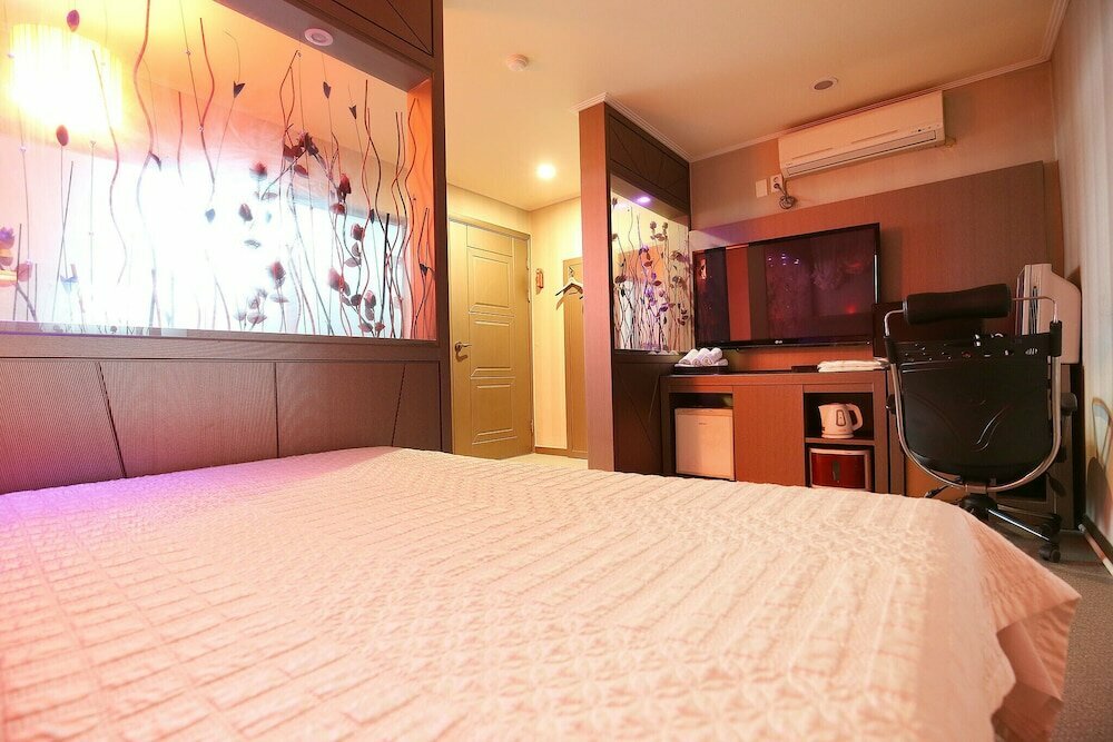 Jeonju Uadong Hotel Sol
