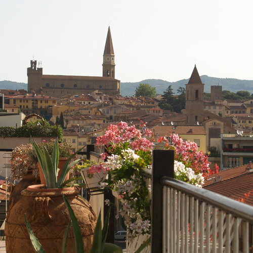 B&B Cameracaffè Centro, Брондау Қонақ үй Arezzo қаласындағы төсек алаңы бар қонақ үйлер, Тоқтау алаңы