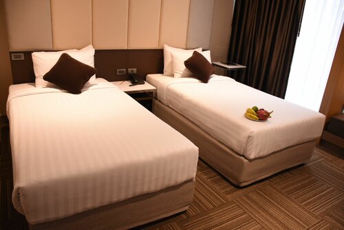 twothree a homely hotel - SHA Extra Plus, Забронировать Отель Отели и гостиницы Бангкока, рядом с Ресторан Long Table, Отель
