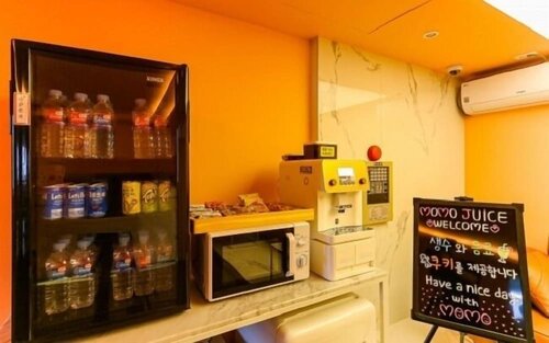 MoMo Juice Busan Haeundae, Забронировать Отель Отели Пусана с парковкой, рядом с Отделение библиотеки Хэундэ в районе Удон, Парковка