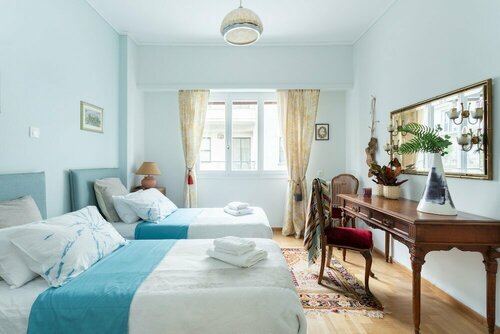 A short walk to Syntagma and Plaka, Забронировать Апартаменты/квартира Афины периферийная единица Центральные Афины, рядом с Библиотека Адриана